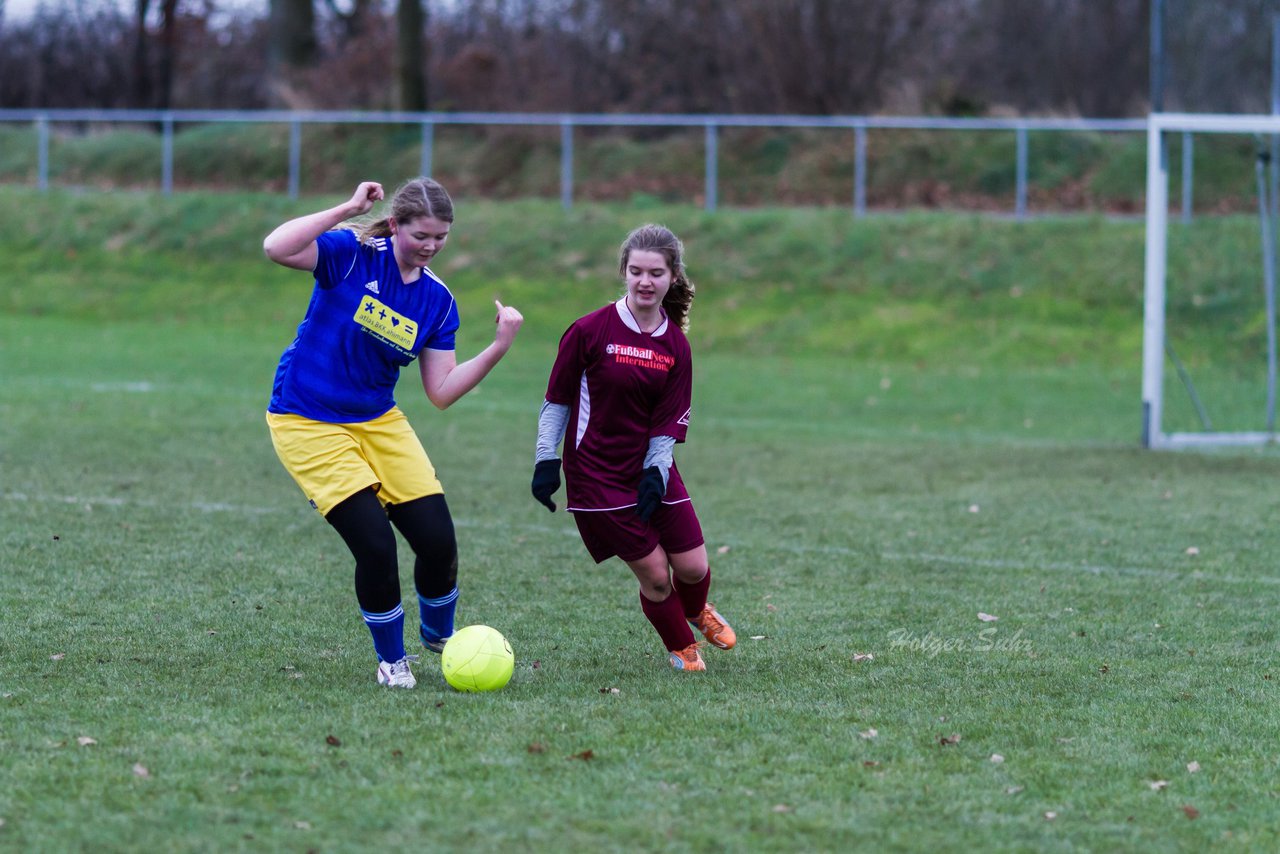 Bild 198 - B-Juniorinnen TSV Gnutz o.W. - SV Henstedt Ulzburg II : Ergebnis: ca. 5:0